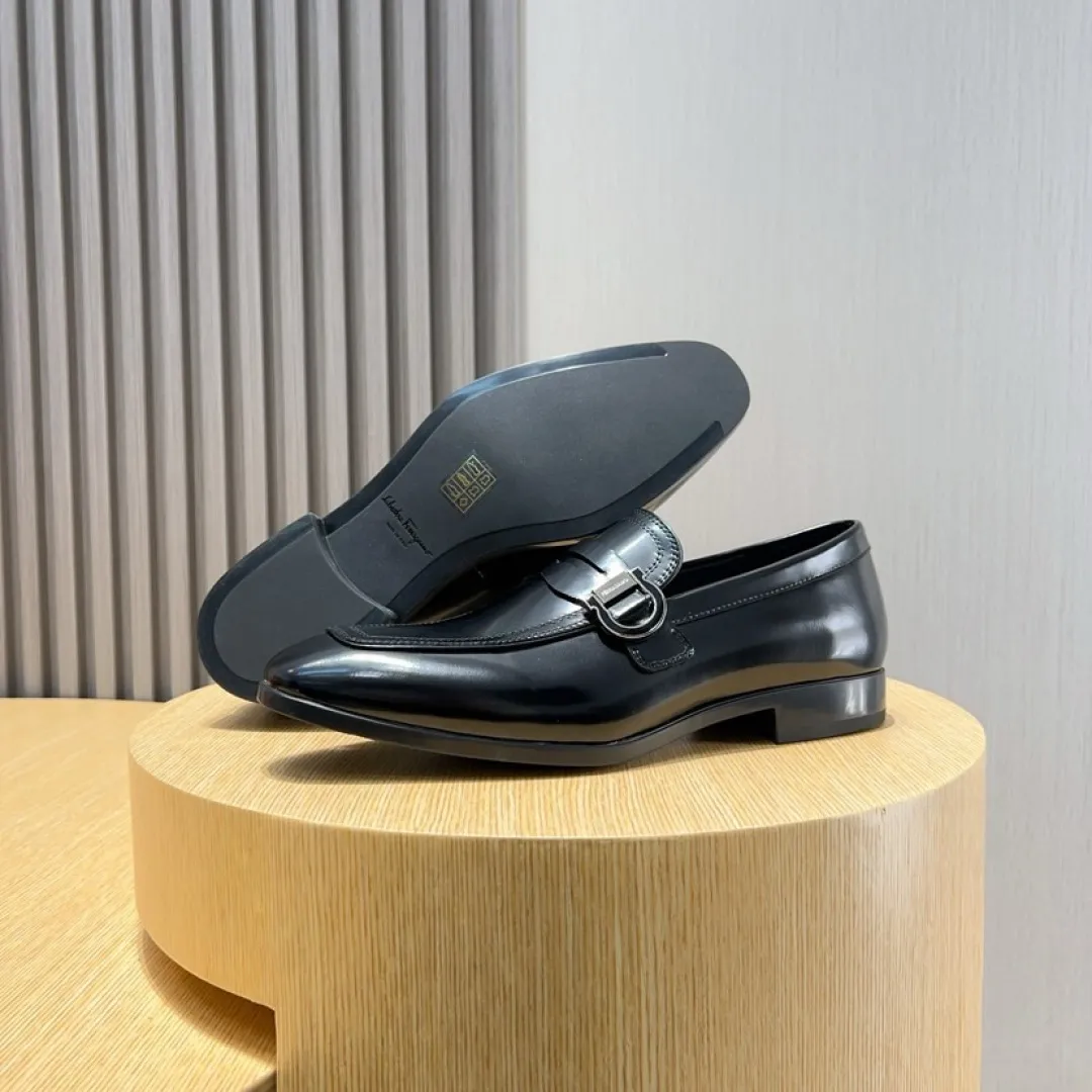Men's Men's Shoes💰P640💰🔥《Ferragamo》👏Latest • High-end top brand luxury ~ purchasing agency, top quality ~. New fashionable business men's shoes🔜The uppers are made of original open-edge beaded cowhide➕cowhide·lining, with fine workmanship. The original stylish and soft combination wear-resistant and non-slip outsole is light and comfortable on the feet. The real thing looks better in real photos. Size: 38--44